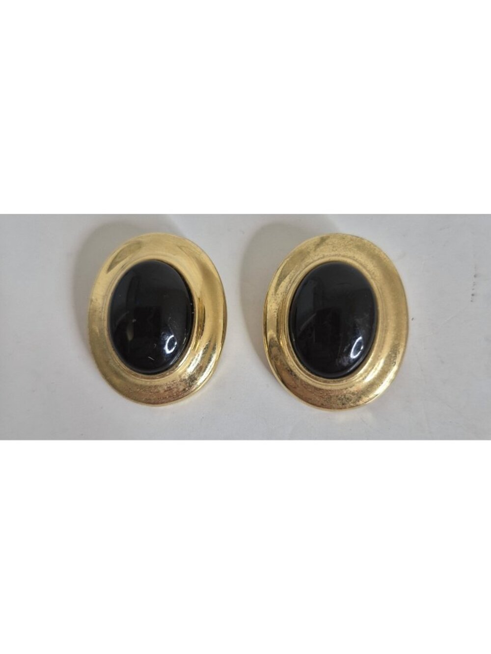 Vintage Liz Claiborne Earrings Gold Tone Black Faux Onyx Oval Clip On Signed 1"